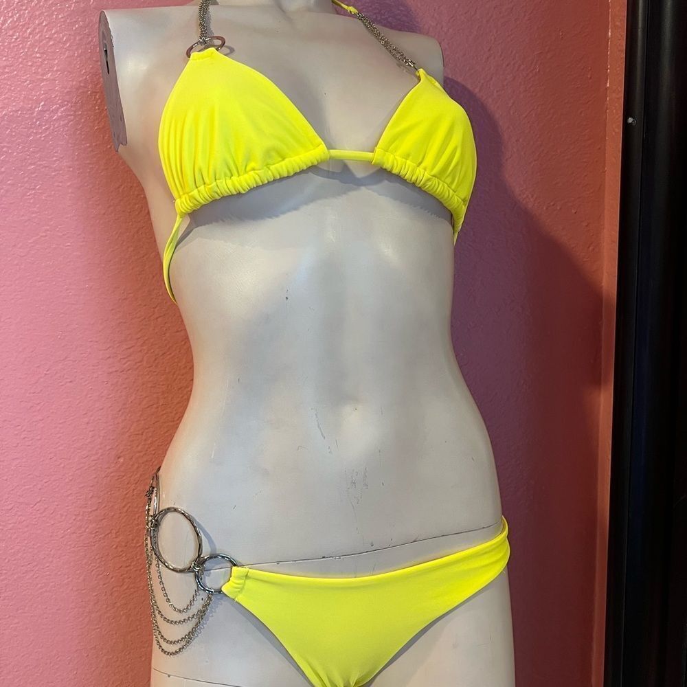BEACH BUNNY BIKINI SET!! - Picture 9 of 12